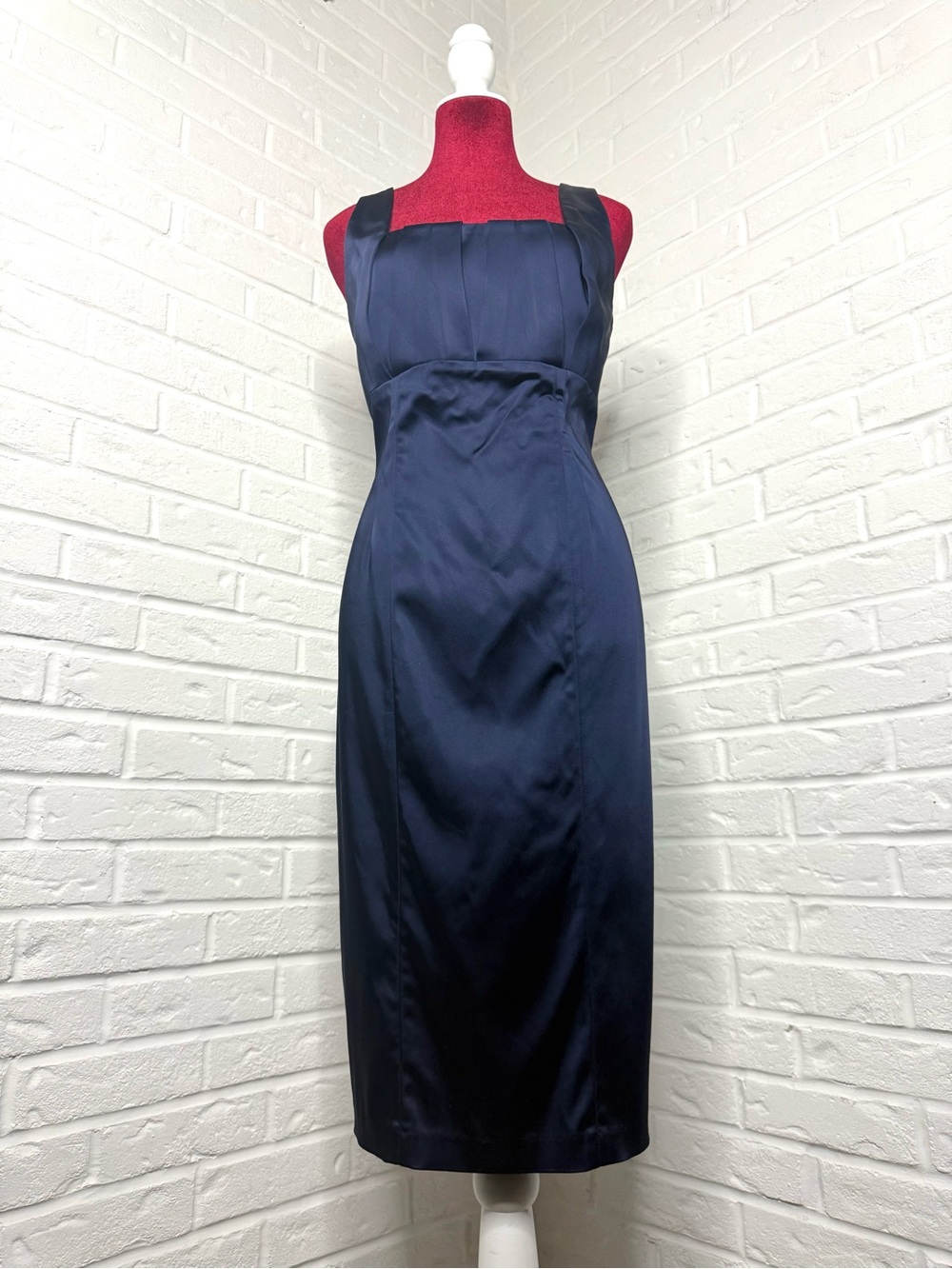 Calvin Klein Deep Blue Sheath Dress Women’s Size 10 Knee Length Sleeveless
